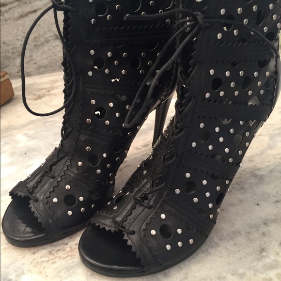 Stuart Weitzman Leather Lasercut zipper booties - Picture 5 of 10